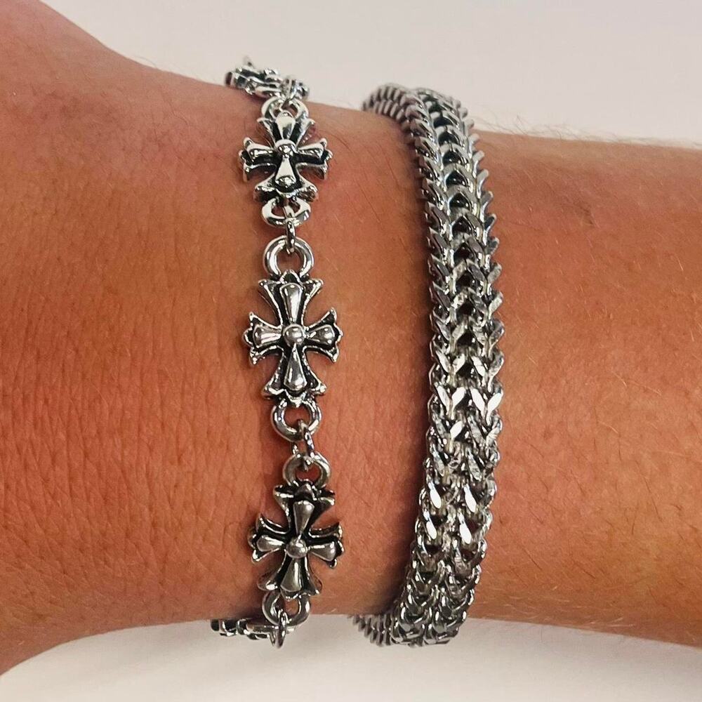 y2k 2000s heavy metal silver gothic emo bracelet cross chain